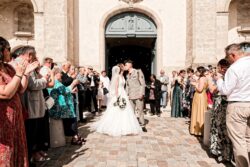 Photographie de mariage - sortie d'église Photographe de mariage - Sarah Cruchet - scphotographiebordeaux